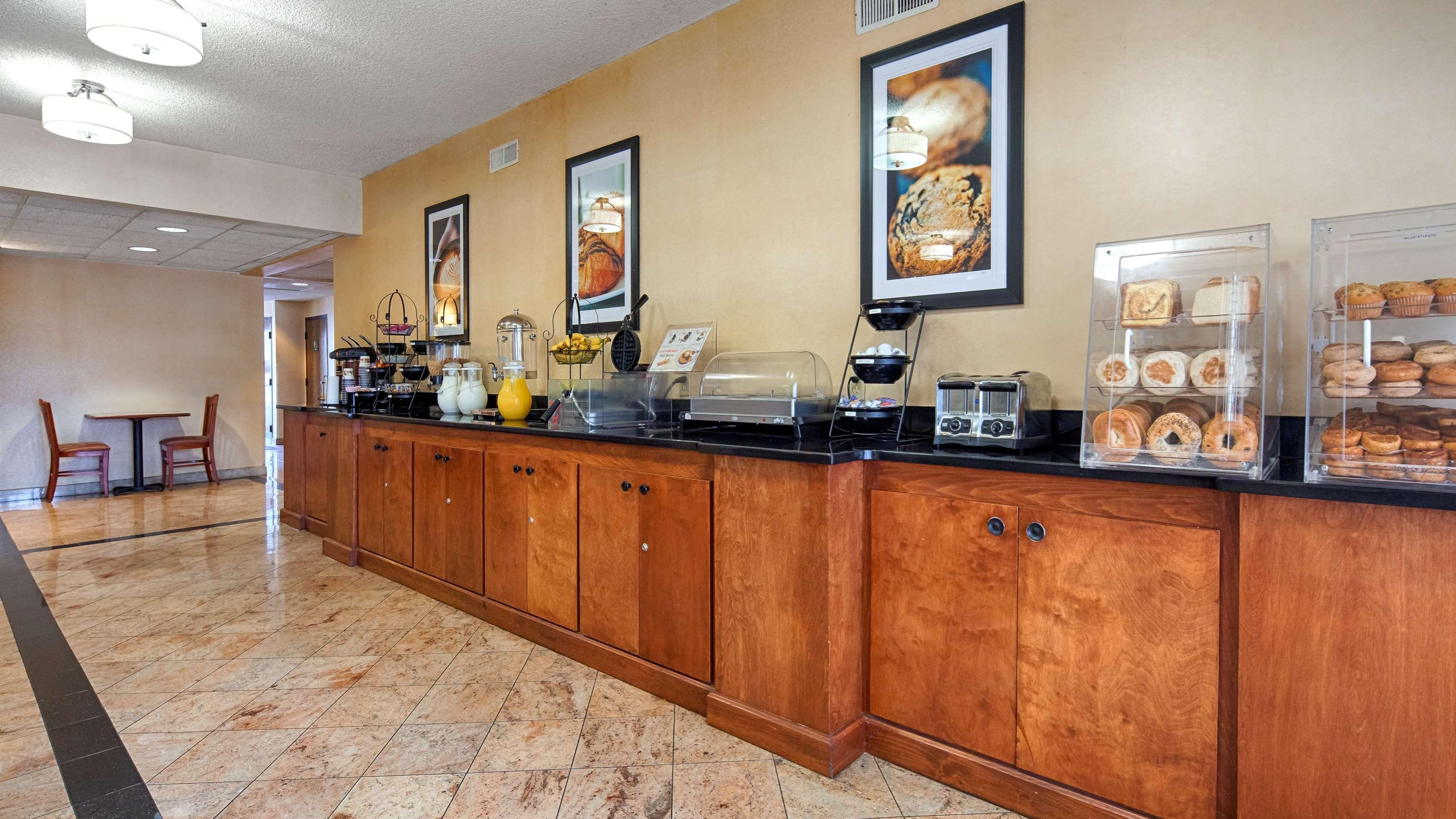 Best Western Emporia Exterior photo